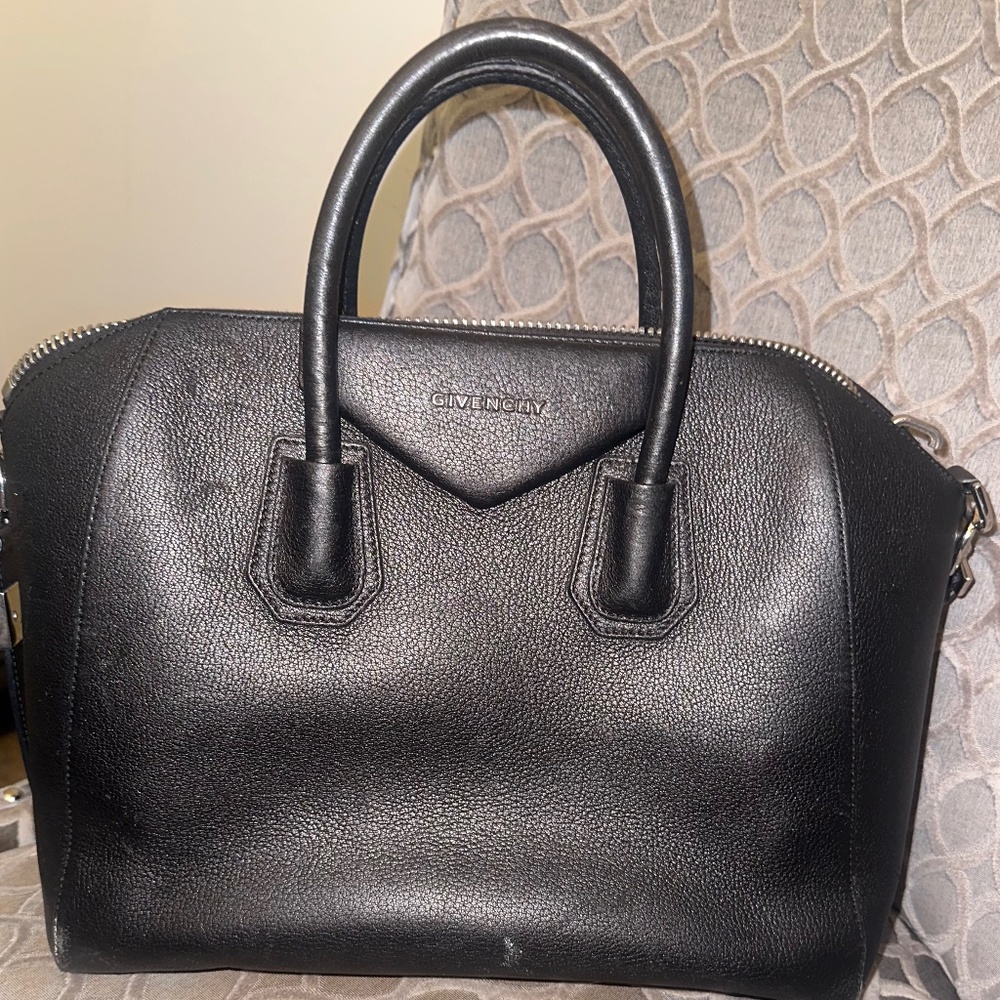 Givenchy Medium Antigona Handbag